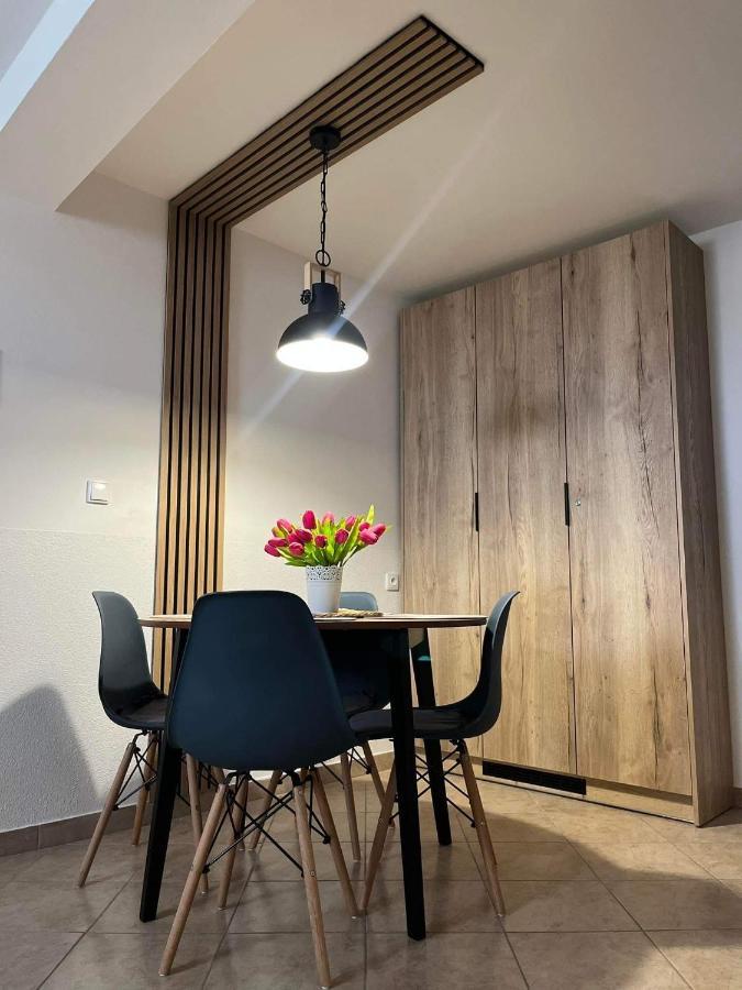 Deduv Sklep Apartamento Hlohovec Exterior foto