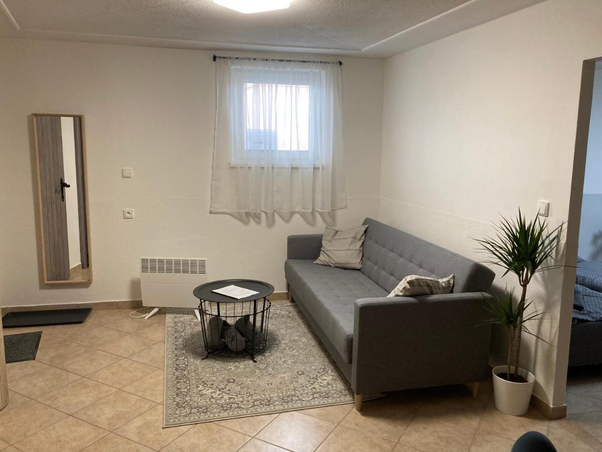 Deduv Sklep Apartamento Hlohovec Exterior foto